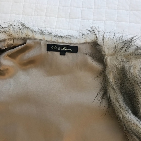 Faux fur vest - Picture 6 of 7